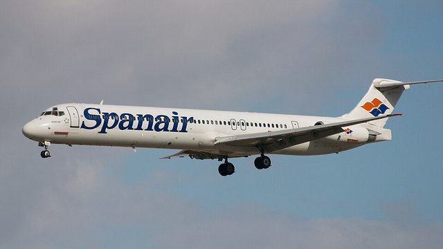 McDonnell Douglas MD-83