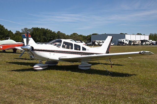 Piper PA-28-236 Dakota