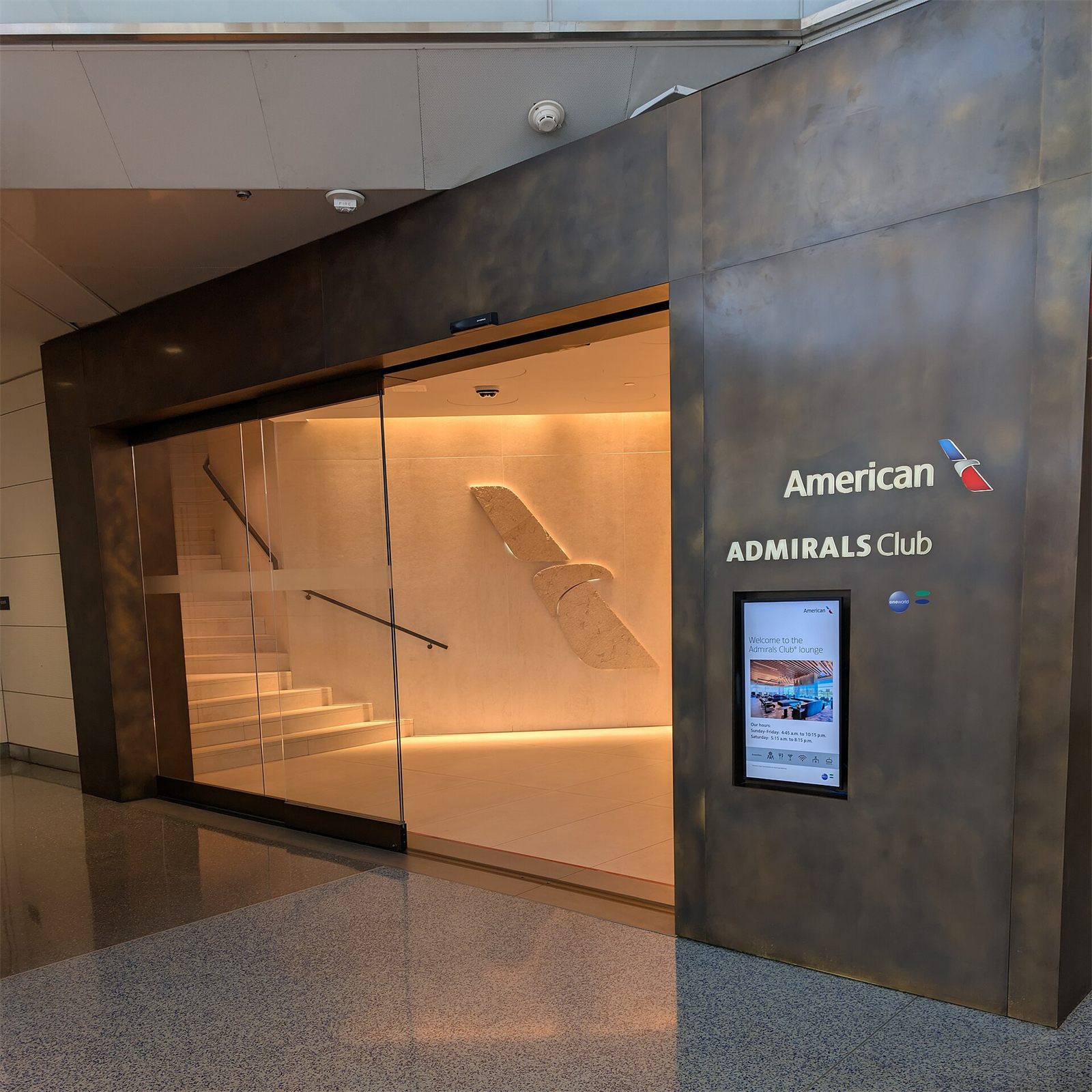 Admirals Club (Concourse E) at Ronald Reagan Washington National Airport