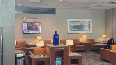 Show photo 2: Admirals Club (Terminal B/C) at Philadelphia International Airport, inside